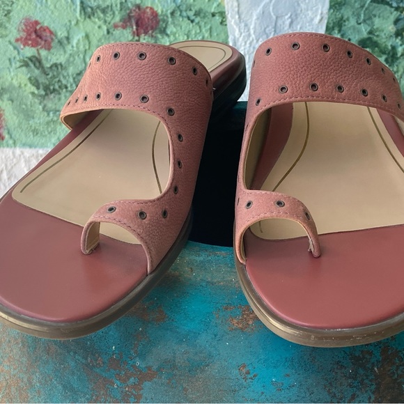 Vionic sandals - Picture 4 of 12